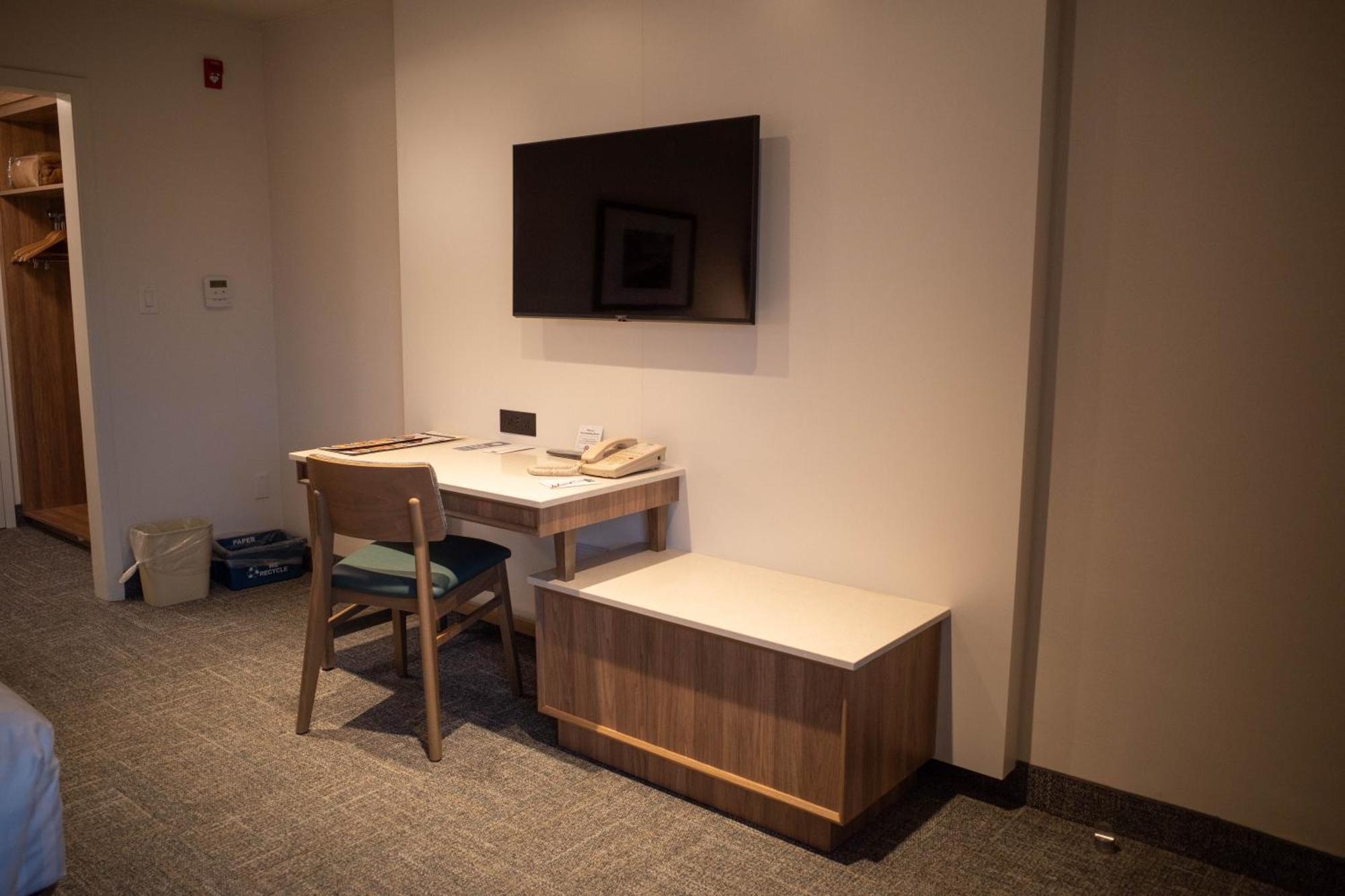 Travelodge By Wyndham At The Falls Hotel Niagara