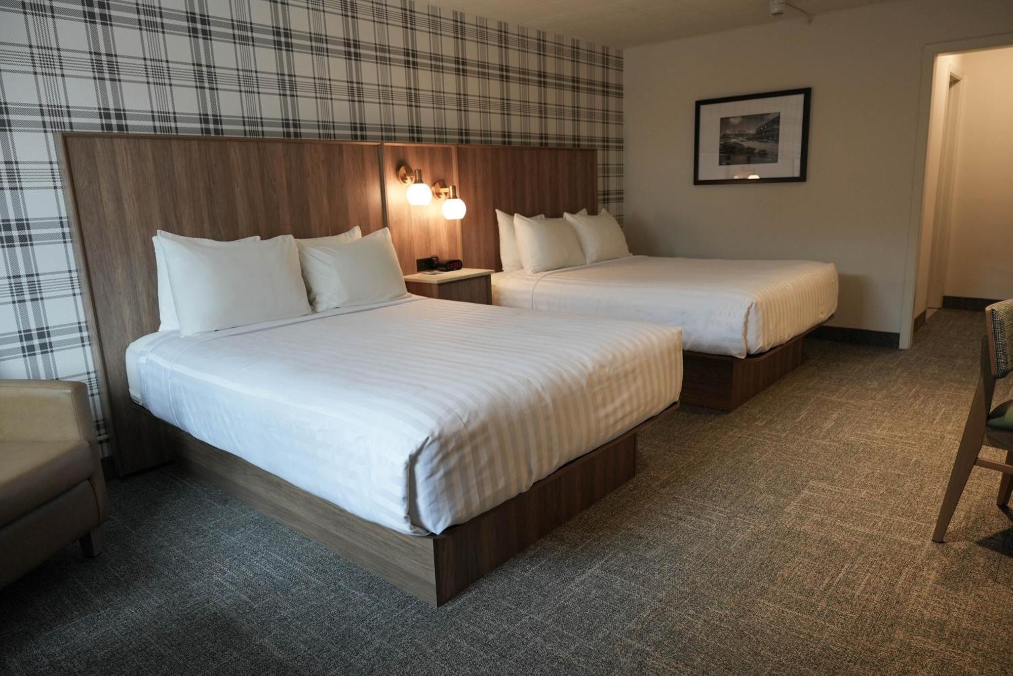 Hotel Travelodge By Wyndham At The Falls Niagara