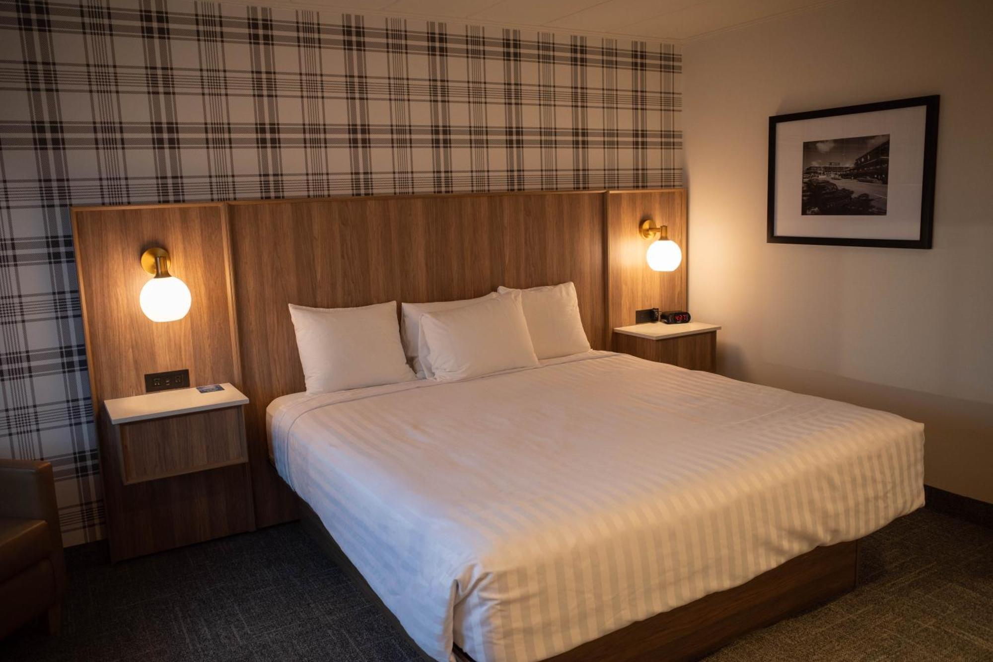 Travelodge By Wyndham At The Falls Niagara
